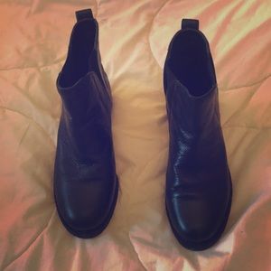 BCBG Generation ankle booties. Genuine leather.Sz6